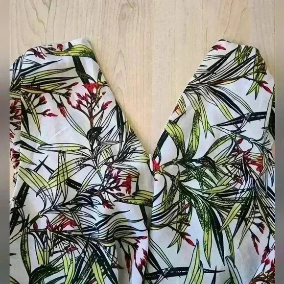Saint tropez west tank top size medium - Picture 4 of 8
